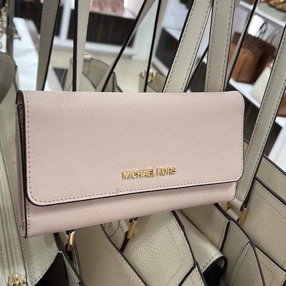 MICHAEL KORS JET SET TRAVEL LARGE TRIFOLD WALLET POWDER BLUSH COLOR - Picture 9 of 16